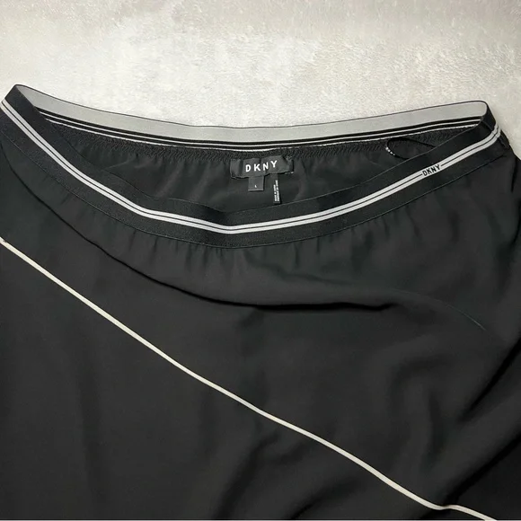 DKNY Asymmetrical Black Striped Skirt size L - Picture 3 of 3